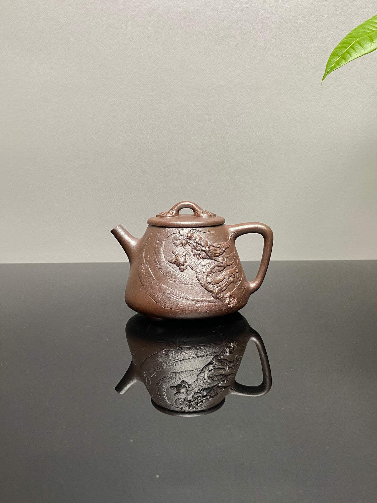明清技艺 紫砂浮雕圣手·郑裕忠制【高石瓢】收藏送礼两相宜的艺术品！  ——原矿优质老紫泥柴烧 280cc 浮雕圣手·郑裕忠