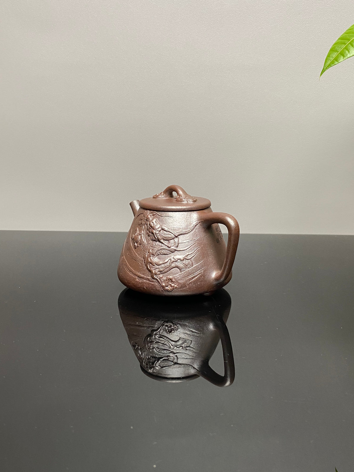 明清技艺 紫砂浮雕圣手·郑裕忠制【高石瓢】收藏送礼两相宜的艺术品！  ——原矿优质老紫泥柴烧 280cc 浮雕圣手·郑裕忠