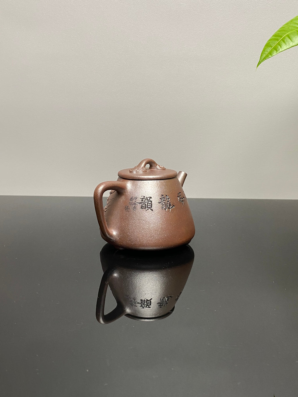 明清技艺 紫砂浮雕圣手·郑裕忠制【高石瓢】收藏送礼两相宜的艺术品！  ——原矿优质老紫泥柴烧 280cc 浮雕圣手·郑裕忠