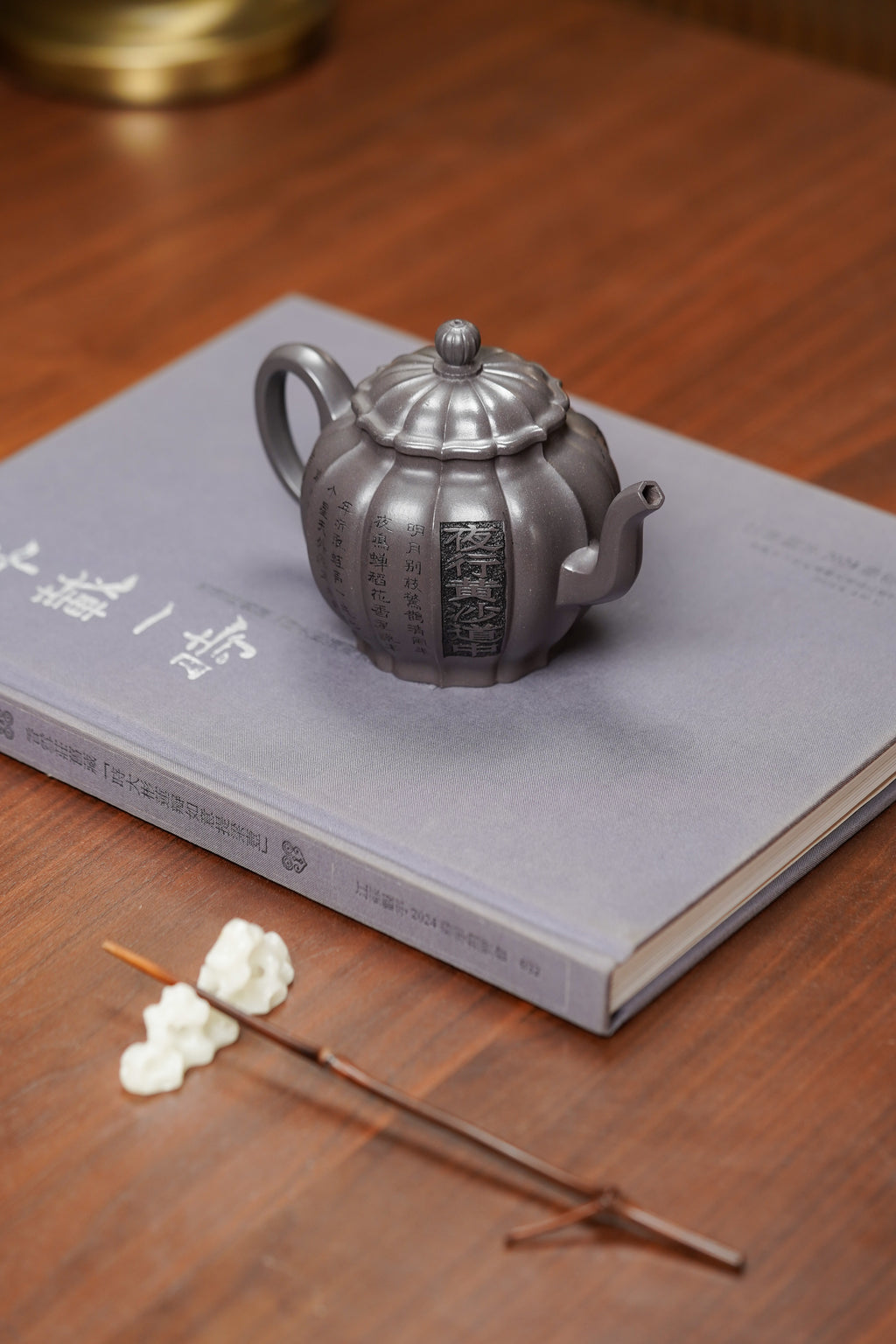 景舟嫡传·昌鸿紫砂｜双国大师李昌鸿《筋纹宝莲壶》是您传世典藏与高端礼赠的优选之作——原矿优质天青泥·300cc