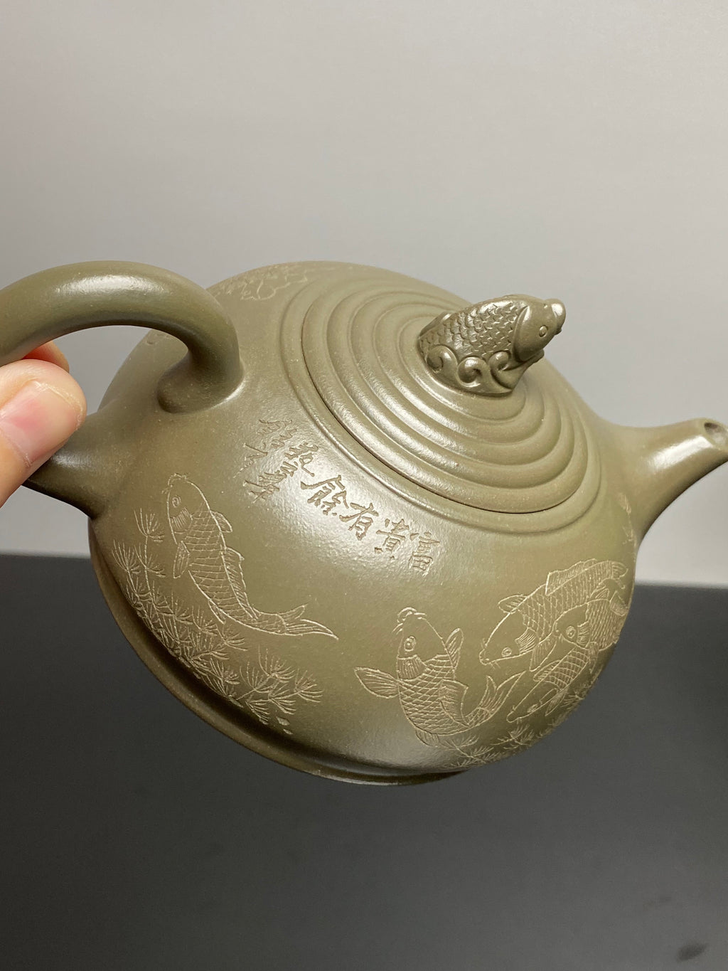 蒋蓉之女 传世花器｜蒋艺华·非遗紫砂巅峰重器《涟漪壶》收藏传世·高端礼赠艺术珍品！  ——原矿优质古玉青段·430cc（入册款代表作）