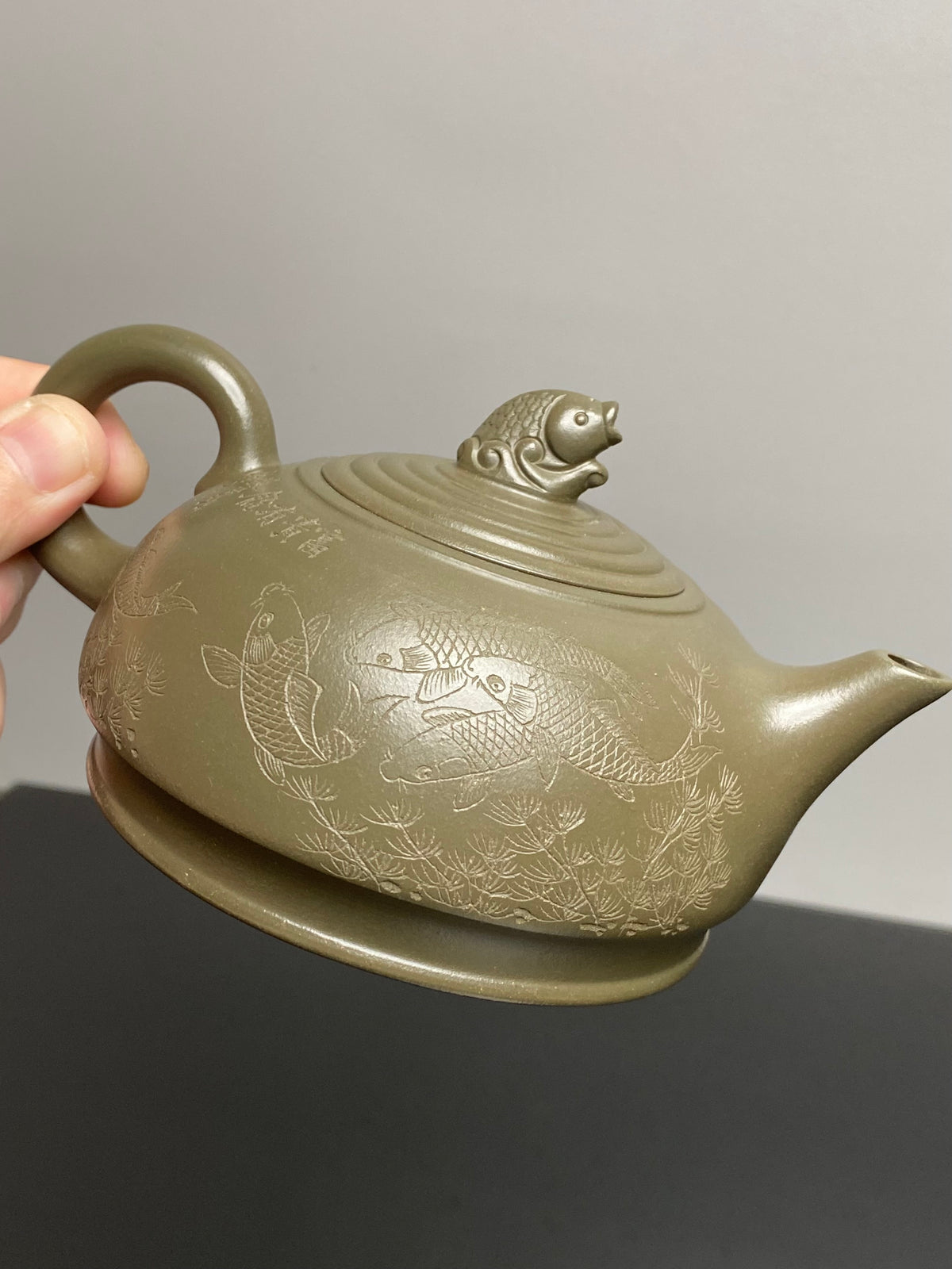 蒋蓉之女 传世花器｜蒋艺华·非遗紫砂巅峰重器《涟漪壶》收藏传世·高端礼赠艺术珍品！  ——原矿优质古玉青段·430cc（入册款代表作）