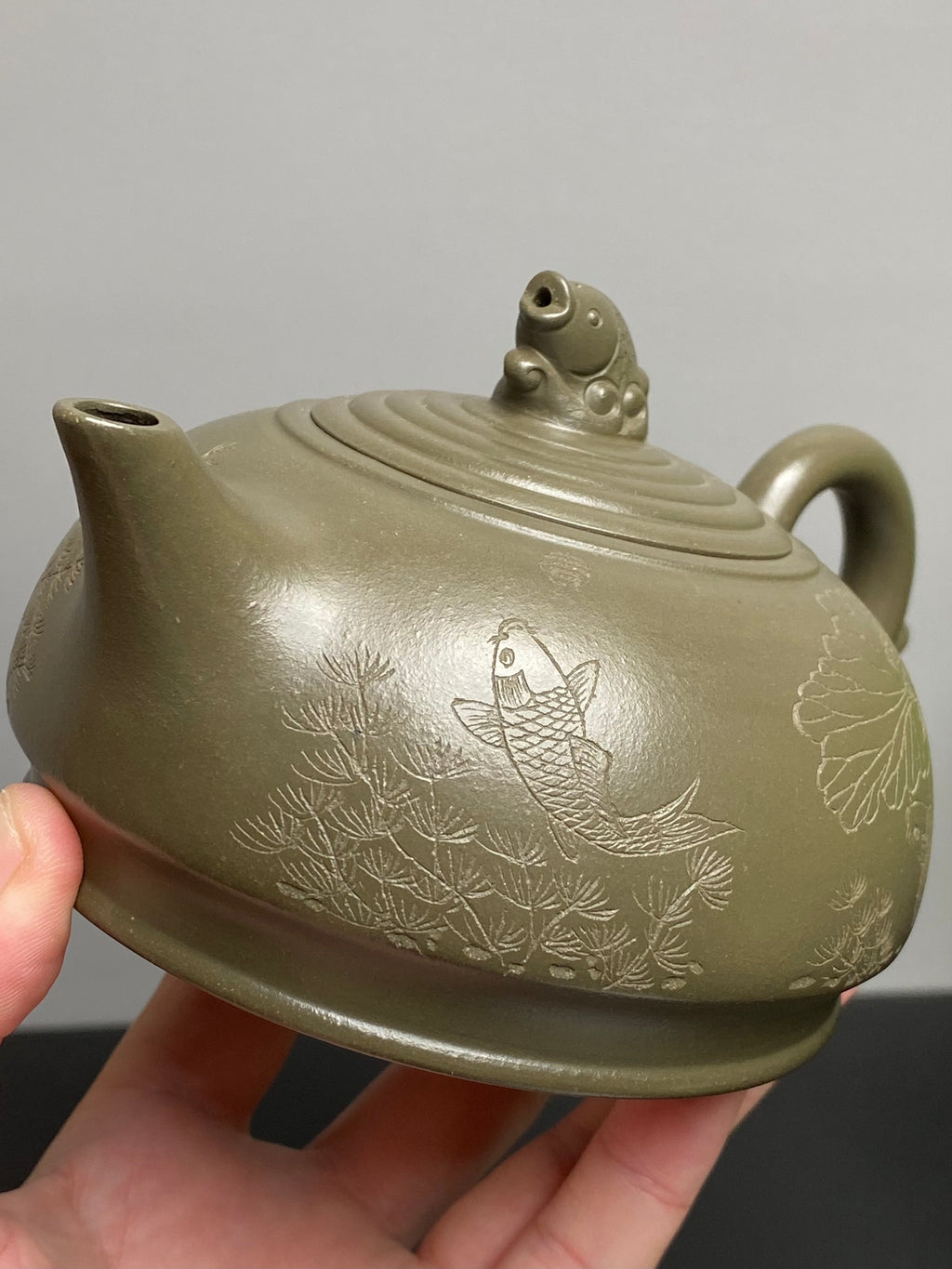 蒋蓉之女 传世花器｜蒋艺华·非遗紫砂巅峰重器《涟漪壶》收藏传世·高端礼赠艺术珍品！  ——原矿优质古玉青段·430cc（入册款代表作）