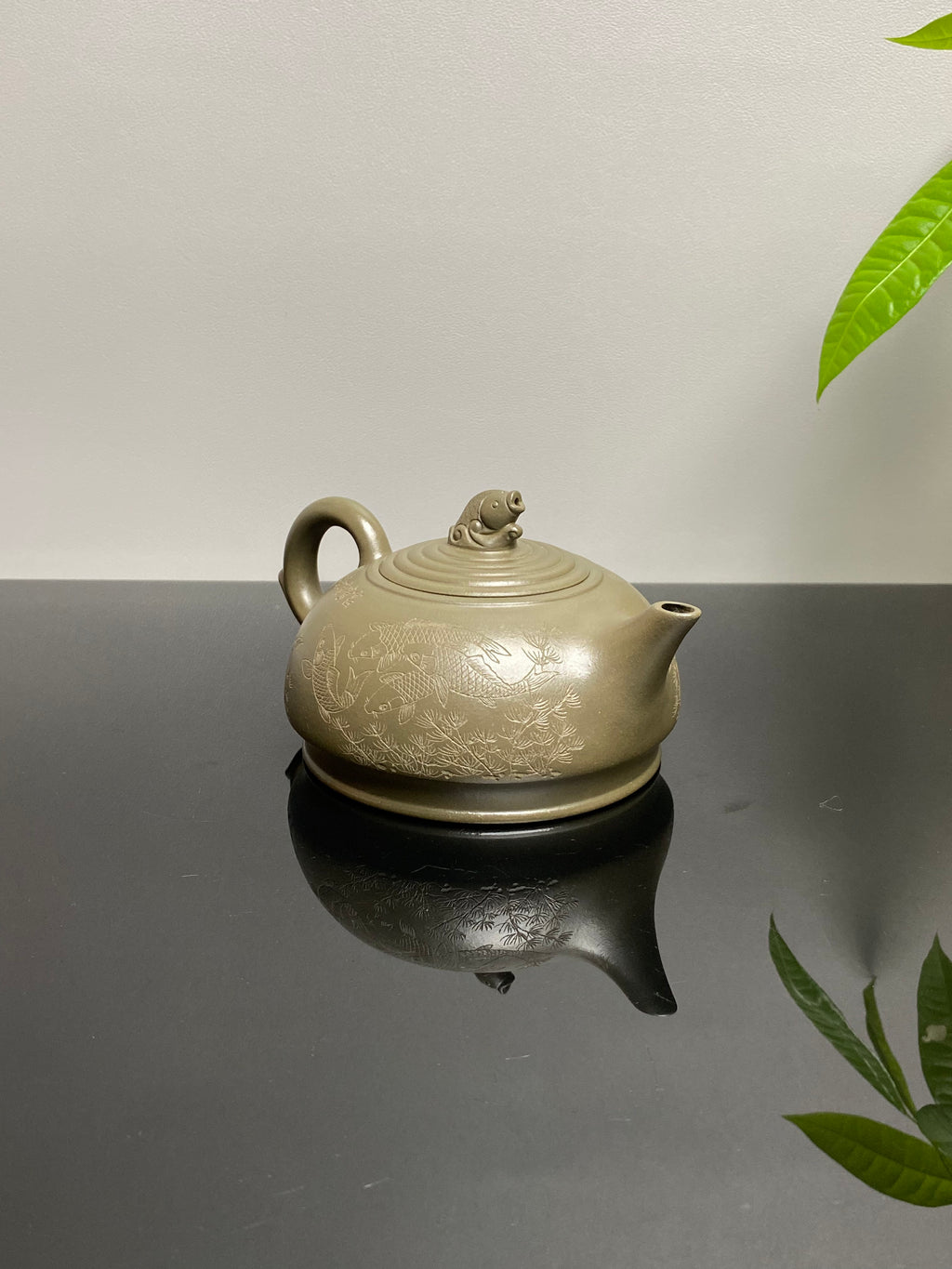 蒋蓉之女 传世花器｜蒋艺华·非遗紫砂巅峰重器《涟漪壶》收藏传世·高端礼赠艺术珍品！  ——原矿优质古玉青段·430cc（入册款代表作）
