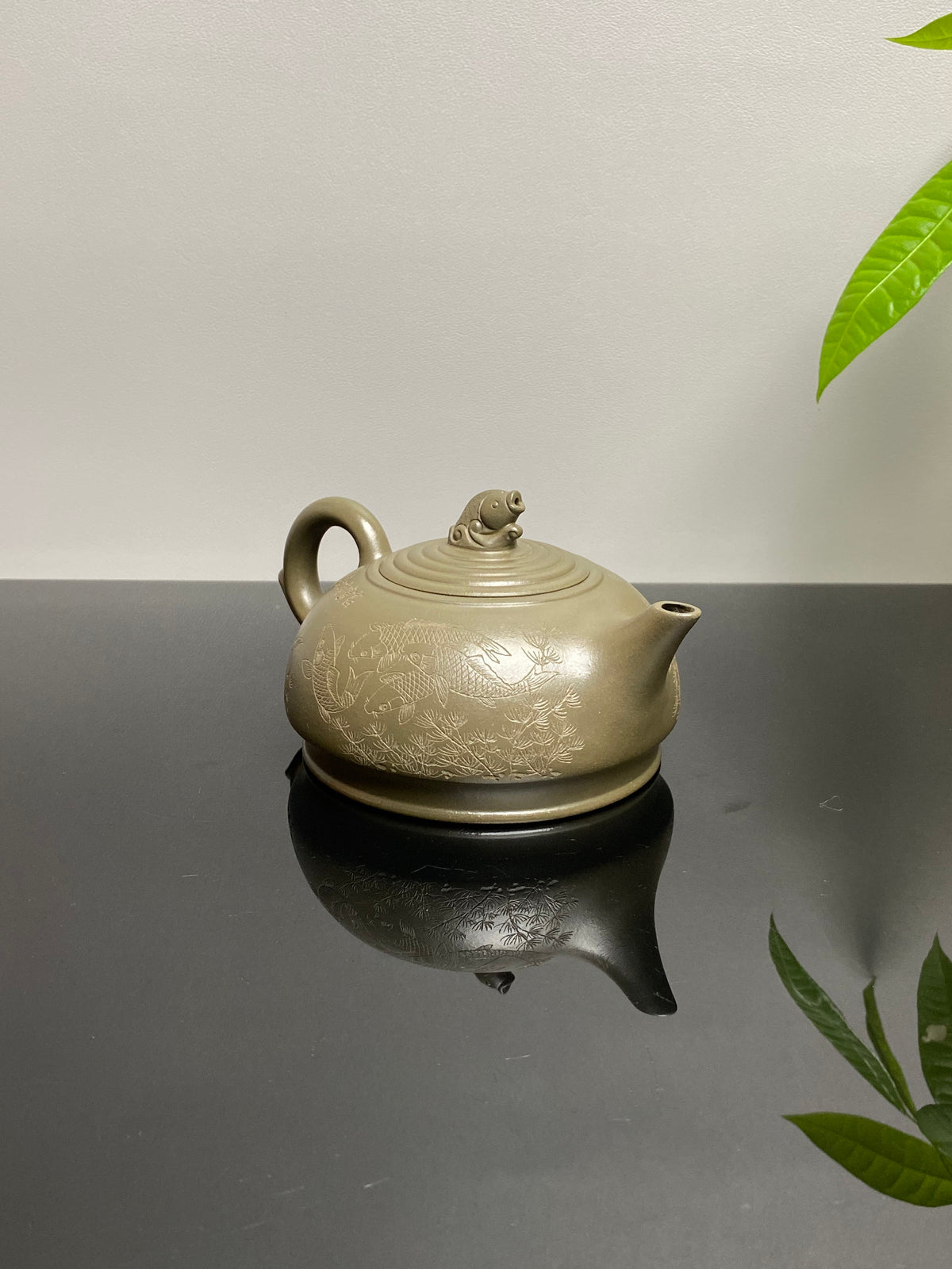 蒋蓉之女 传世花器｜蒋艺华·非遗紫砂巅峰重器《涟漪壶》收藏传世·高端礼赠艺术珍品！  ——原矿优质古玉青段·430cc（入册款代表作）
