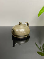 蒋蓉之女 传世花器｜蒋艺华·非遗紫砂巅峰重器《涟漪壶》收藏传世·高端礼赠艺术珍品！  ——原矿优质古玉青段·430cc（入册款代表作）