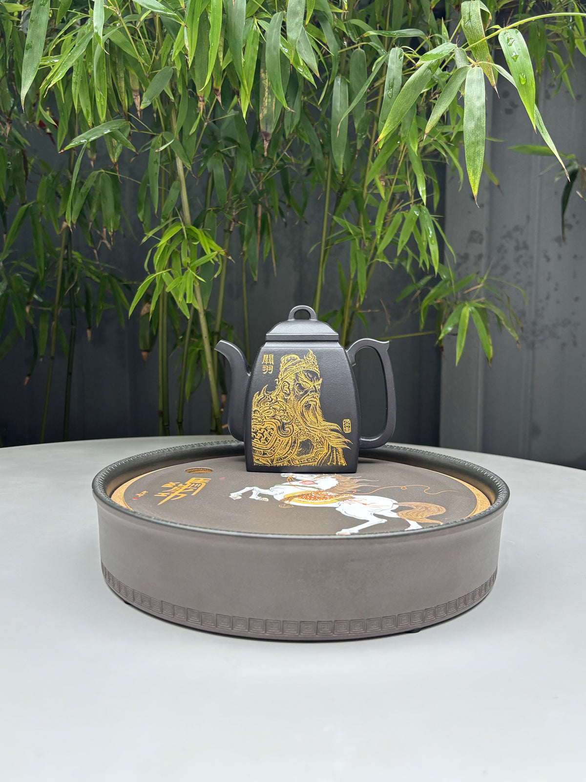 骏马踏长风，砂器载千秋｜程超制·国大师邱玉林装饰《马到成功》稀缺孤品茶盘｜殿堂级礼藏传世重器👍  ——原矿段泥粉浆·直径23cm