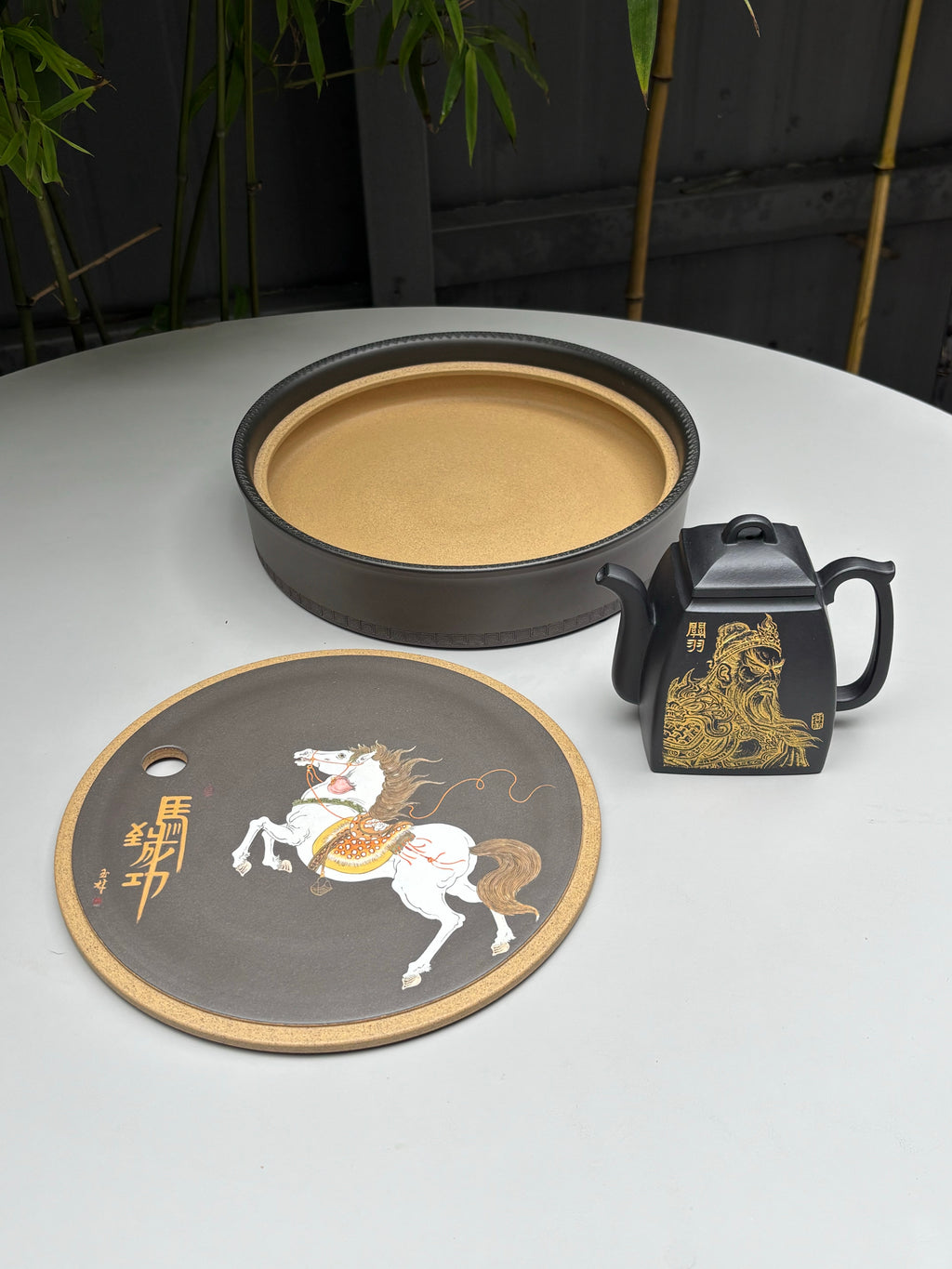 骏马踏长风，砂器载千秋｜程超制·国大师邱玉林装饰《马到成功》稀缺孤品茶盘｜殿堂级礼藏传世重器👍  ——原矿段泥粉浆·直径23cm