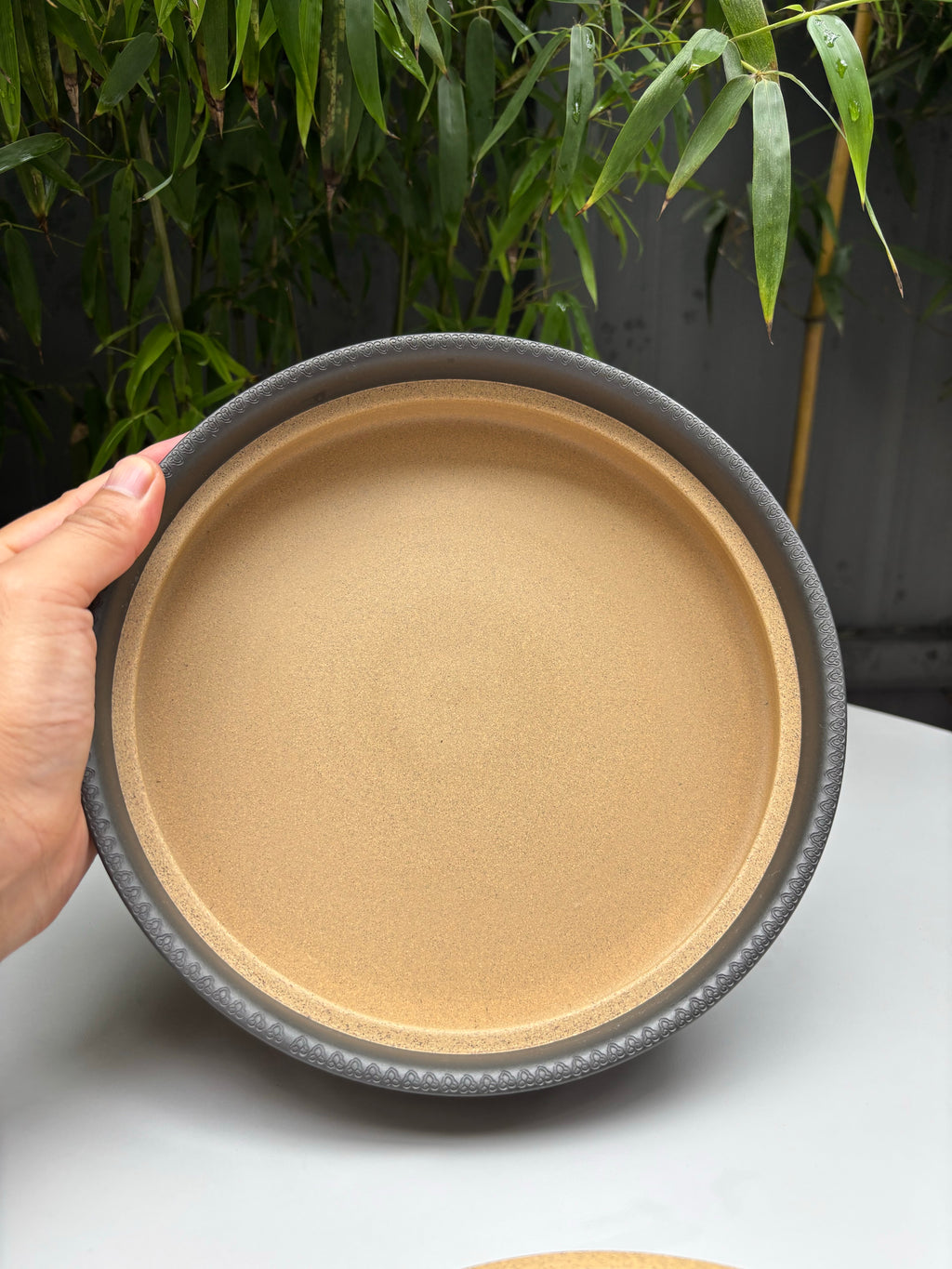 骏马踏长风，砂器载千秋｜程超制·国大师邱玉林装饰《马到成功》稀缺孤品茶盘｜殿堂级礼藏传世重器👍  ——原矿段泥粉浆·直径23cm